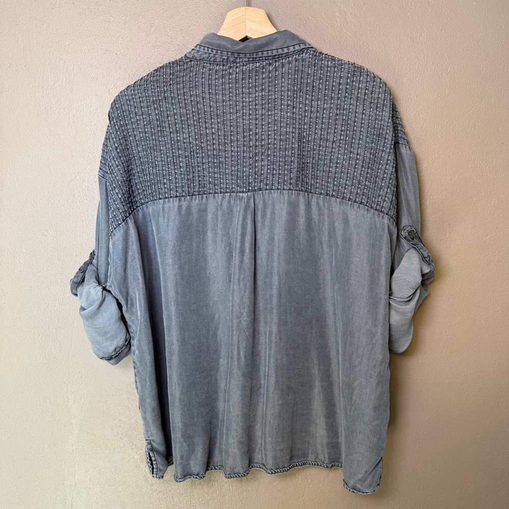 Lovestich Women’s Button Down Distressed Gray Top Size XL Pin-tuck Pleating - Picture 9 of 15